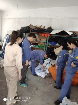 強(qiáng)化質(zhì)量監(jiān)督 筑牢安全防線——采購部加大勞保防護(hù)用品質(zhì)量抽查力度